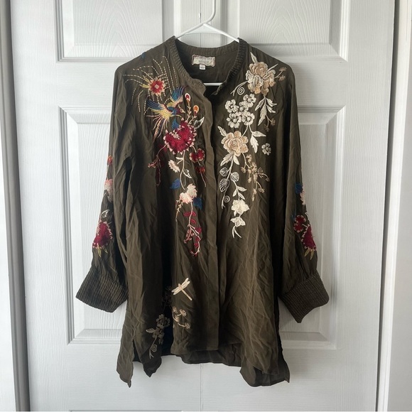 JOHNNY WAS Silk Peasant Blouse Army Green Embroidered Size Large - Picture 1 of 8